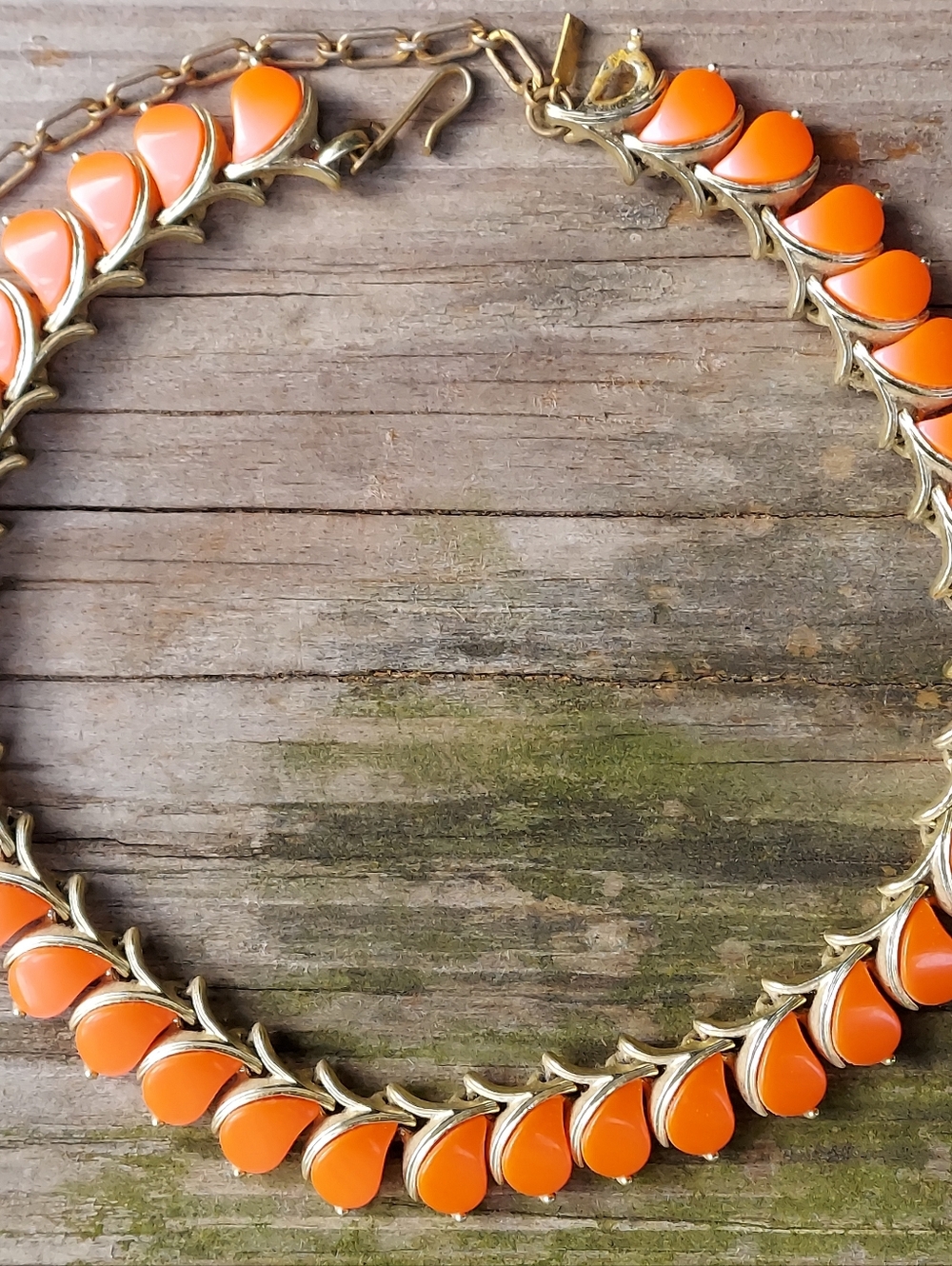 Vintage Longcraft Coral Moonglow Lucite Linked Choker Necklace